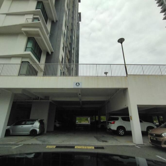 Apartment 191 Cozy Casa Kayangan 3br 6pax By Grab A *